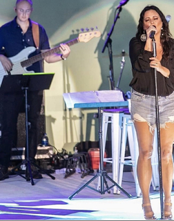 Sara Evans feet photo thumbnail