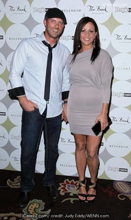 Sara Evans feet photo thumbnail