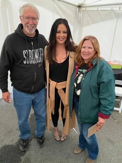 Sara Evans feet photo thumbnail