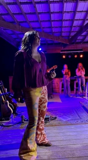 Sara Evans feet photo thumbnail