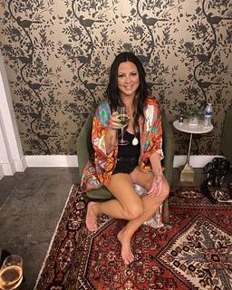 Sara Evans feet photo thumbnail