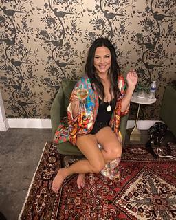 Sara Evans feet photo thumbnail