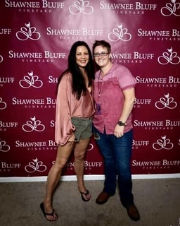 Sara Evans feet photo thumbnail