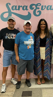 Sara Evans feet photo thumbnail
