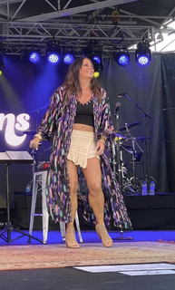 Sara Evans feet photo thumbnail