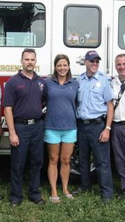 Sara Evans feet photo thumbnail