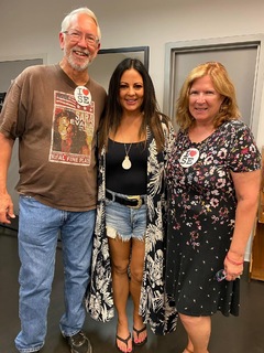 Sara Evans feet photo thumbnail