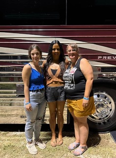 Sara Evans feet photo thumbnail
