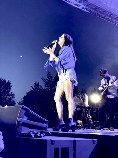 Sara Evans feet photo thumbnail
