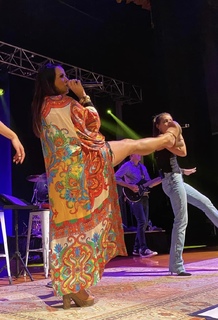 Sara Evans feet photo thumbnail