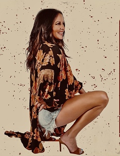 Sara Evans feet photo thumbnail