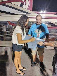 Sara Evans feet photo thumbnail
