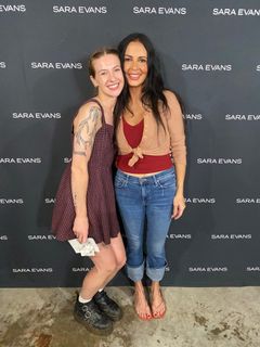 Sara Evans feet photo 2