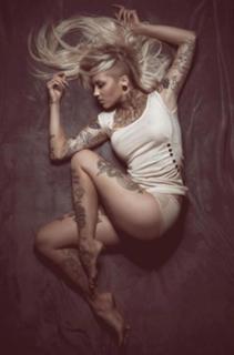 Sara Fabel feet photo 3