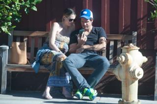 Sara Foster feet photo thumbnail