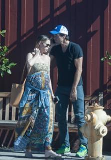 Sara Foster feet photo thumbnail