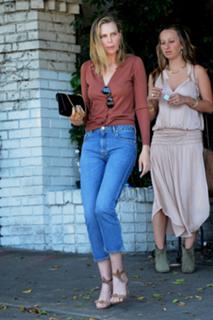 Sara Foster feet photo thumbnail