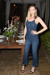 Sara Foster feet photo thumbnail