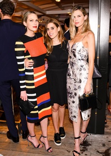 Sara Foster feet photo thumbnail