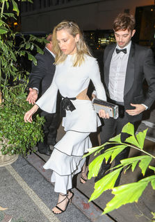 Sara Foster feet photo thumbnail