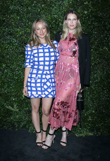 Sara Foster feet photo thumbnail