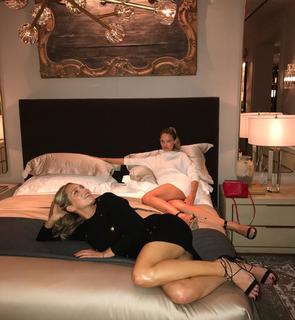 Sara Foster feet photo thumbnail