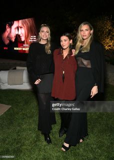 Sara Foster feet photo thumbnail