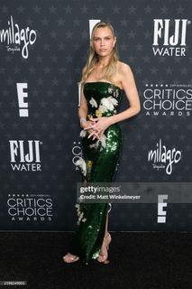 Sara Foster feet photo thumbnail