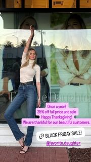 Sara Foster feet photo thumbnail