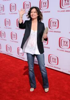 Sara Gilbert feet photo thumbnail