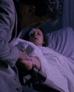 Sara Gilbert feet photo thumbnail