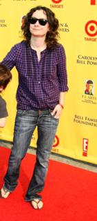 Sara Gilbert feet photo thumbnail