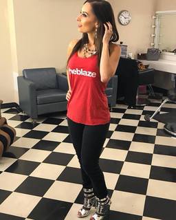 Sara Gonzales feet photo 2