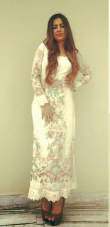 Sara Gurpal feet photo 10