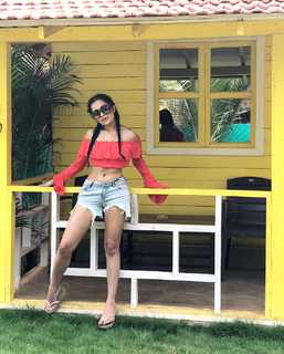 Sara Gurpal feet photo 17