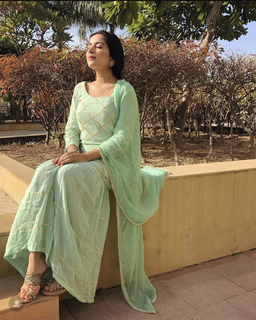 Sara Gurpal feet photo 13