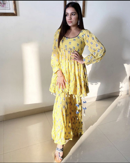 Sara Gurpal feet photo 19