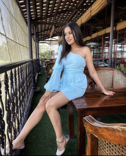 Sara Gurpal feet photo 16
