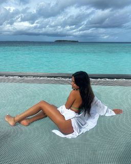 Sara Gurpal feet photo 6