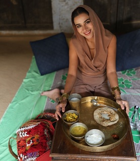 Sara Gurpal feet photo 10