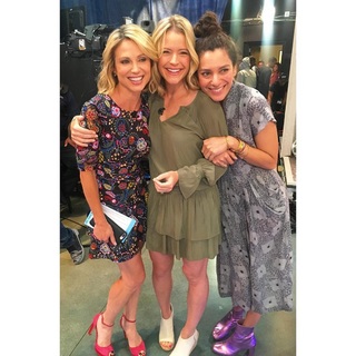 Sara Haines feet photo thumbnail