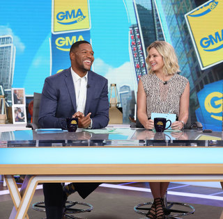 Sara Haines feet photo thumbnail