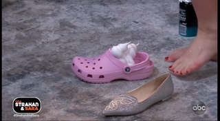 Sara Haines feet photo thumbnail