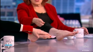 Sara Haines feet photo thumbnail