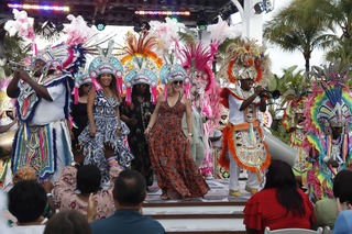 Sara Haines feet photo thumbnail