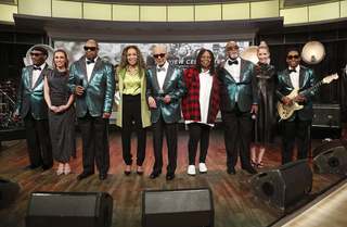 Sara Haines feet photo thumbnail