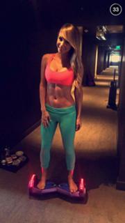 Sara Jean Underwood feet photo thumbnail