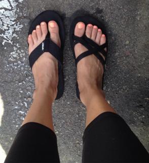 Sara Jean Underwood feet photo thumbnail
