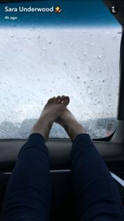 Sara Jean Underwood feet photo thumbnail