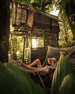 Sara Jean Underwood feet photo thumbnail